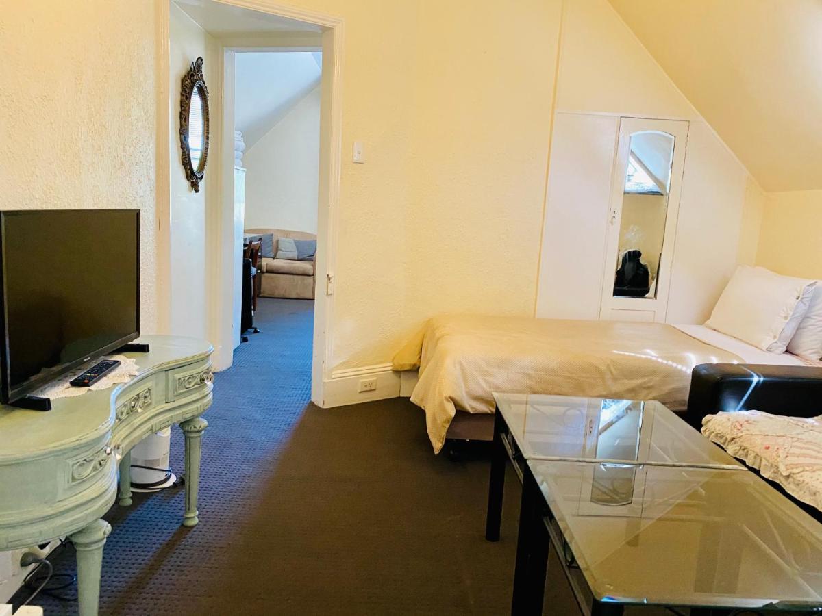 The Mews Motel Лонсестон Екстер'єр фото